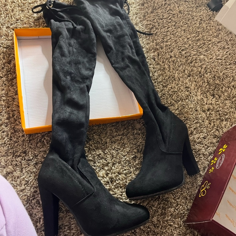 Elegant Black Over-the-Knee Boots